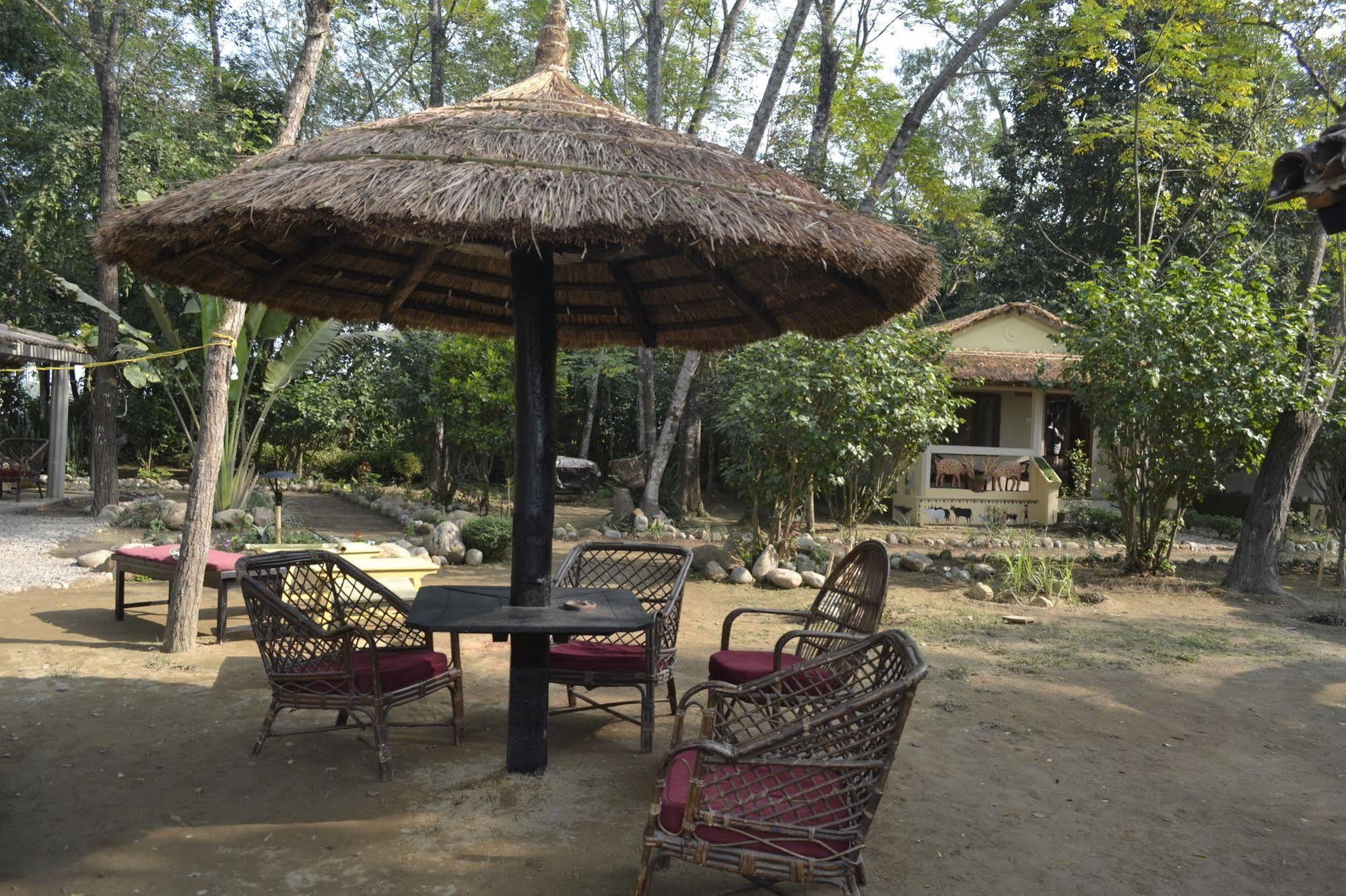 Machan Country Villa Kumarwarti Exterior photo