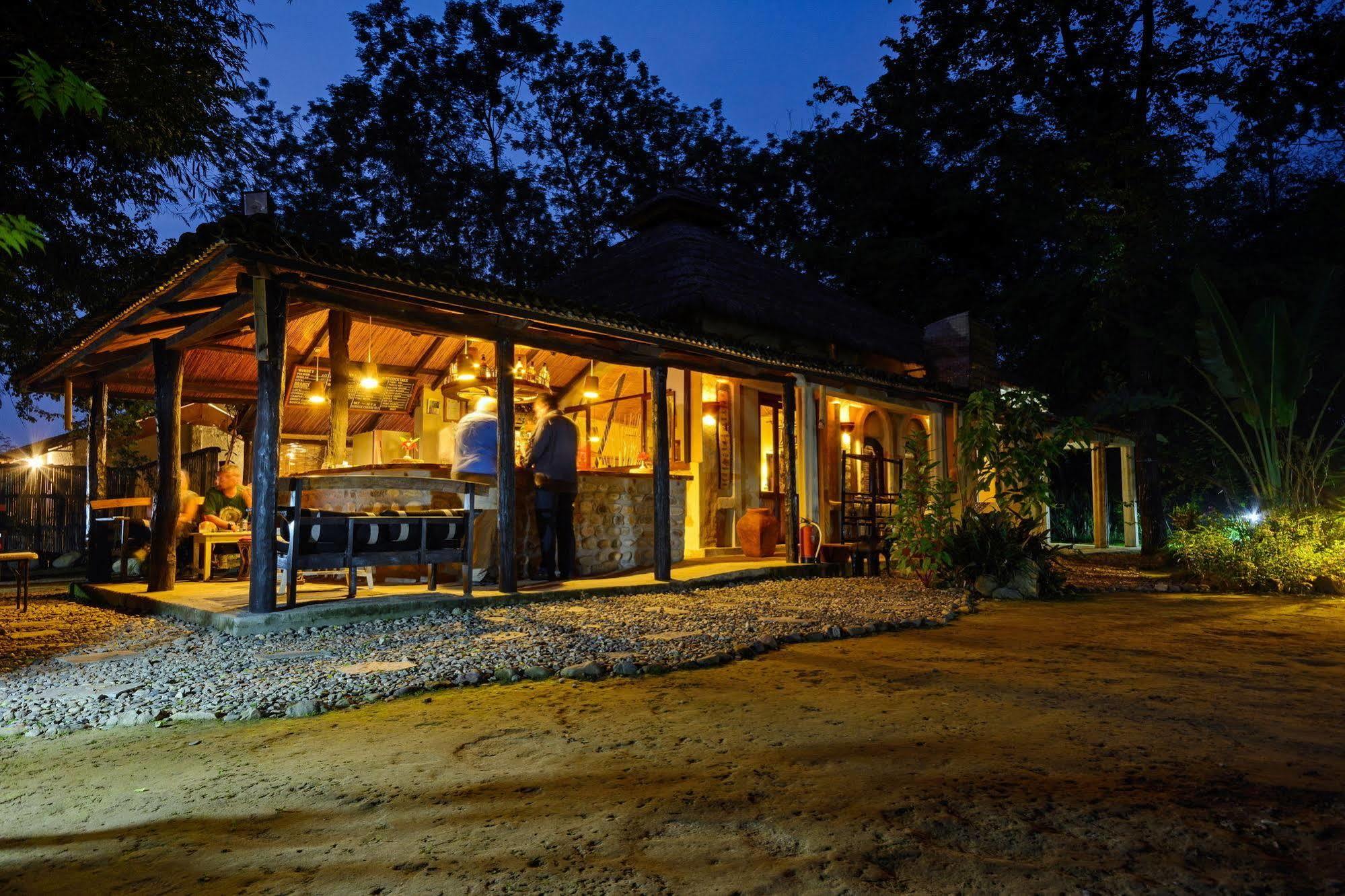 Machan Country Villa Kumarwarti Exterior photo